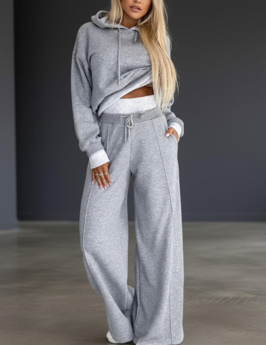 Ava | Modern Chic Relaxed Fit Tracksuit 1