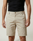 Men's chino shorts in beige, relaxed fit, button fly, front slant pockets